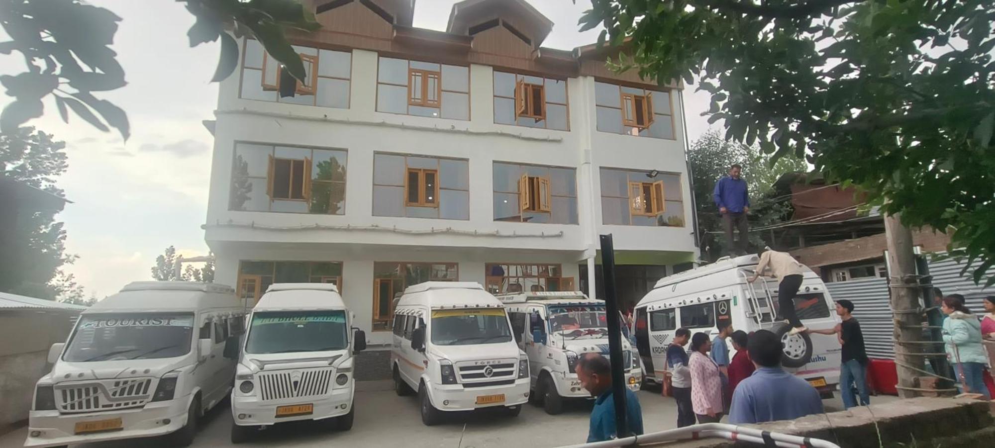 Gulmarg Gs Residency Hotel Exterior photo