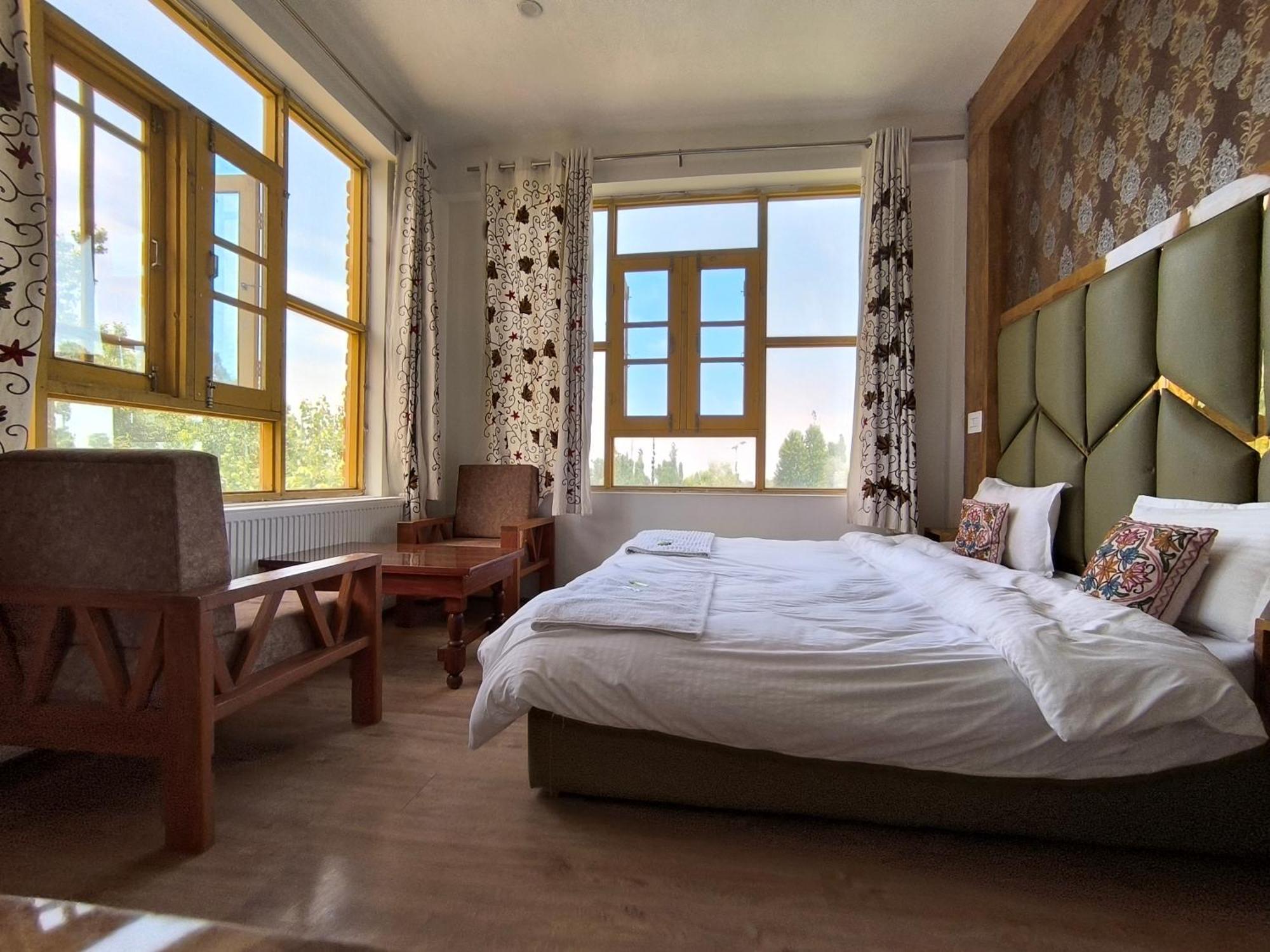 Gulmarg Gs Residency Hotel Exterior photo